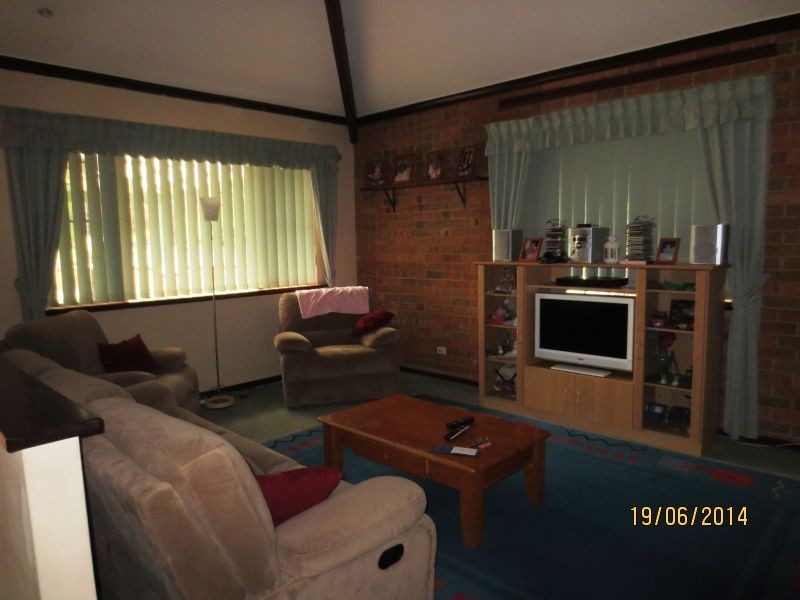 32 Kenby Chase, Wandi WA 6167