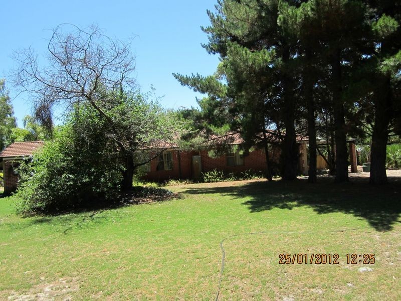 32 Kenby Chase, Wandi WA 6167