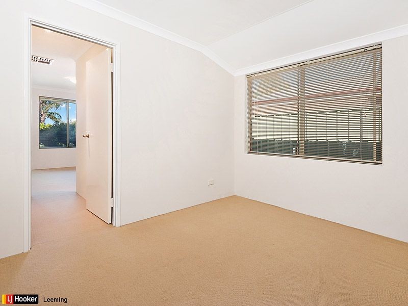 18 Folland Parade, Atwell WA 6164