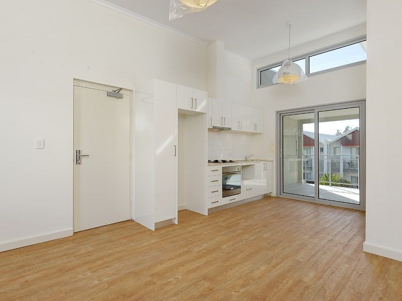 18/12 Bushlark Turn, Erskine WA 6210