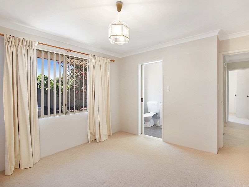 2/16 Wheeler Road, Karrinyup WA 6018