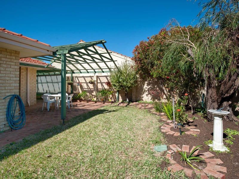 2/16 Wheeler Road, Karrinyup WA 6018