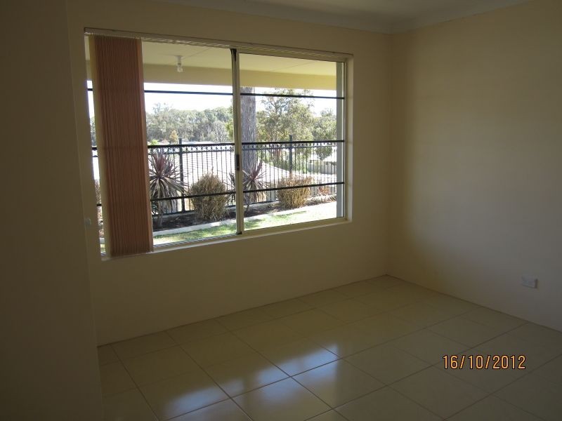 5 Petersfield Lane, Wellard WA 6170