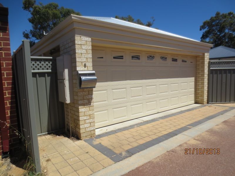 5 Petersfield Lane, Wellard WA 6170