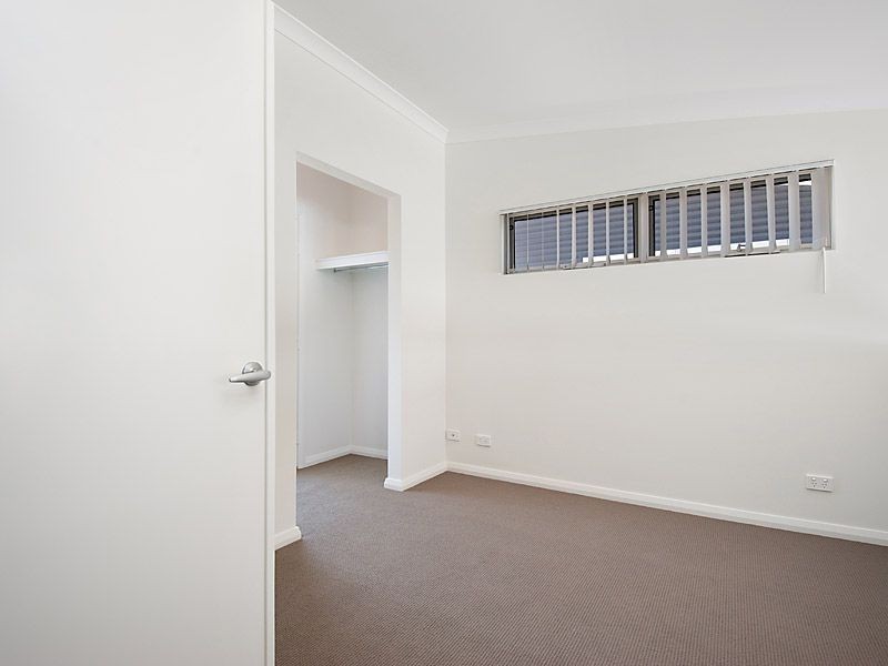 4/1 Positano Crescent, Yangebup WA 6164