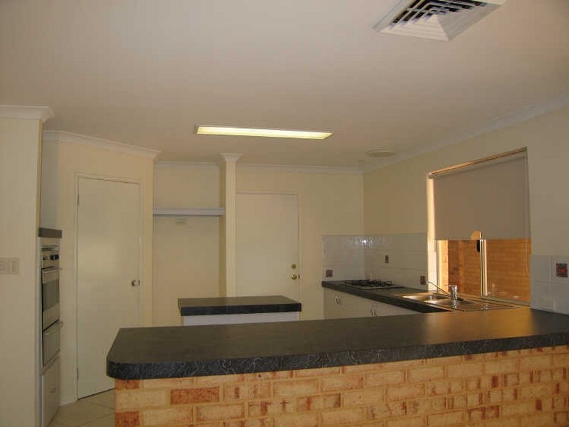 16 Mettler Court, Canning Vale WA 6155
