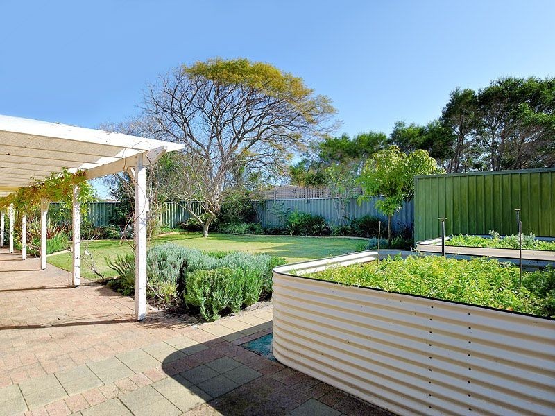 15 San Miguel Drive, Leeming WA 6149