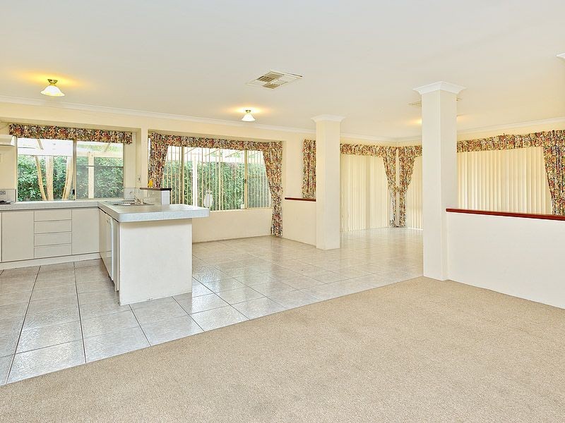 14 Bodella Gardens, Atwell WA 6164