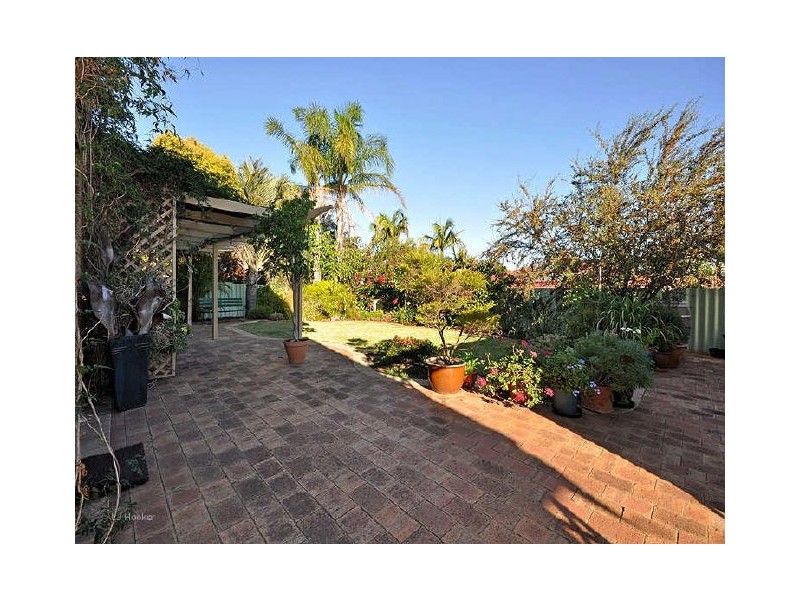 4 Cannon Court, Leeming WA 6149