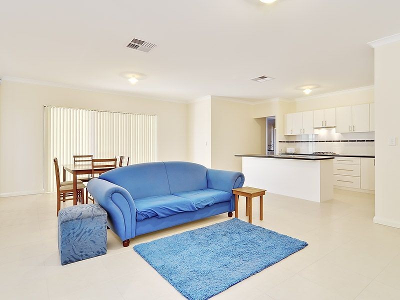 2 Wedgetail Crescent, Success WA 6164