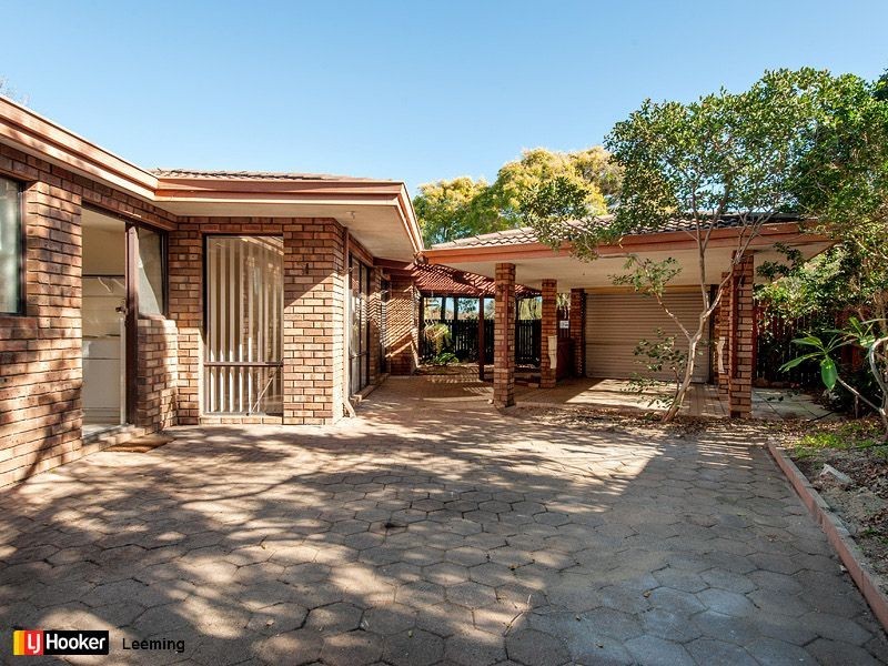 1 Flint Court, Leeming WA 6149