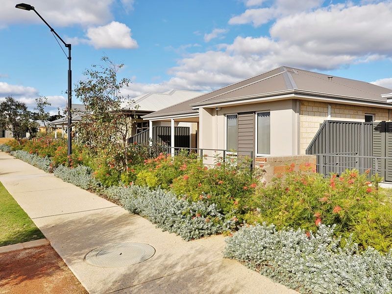 5 Roudnice Lane, Champion Lakes WA 6111