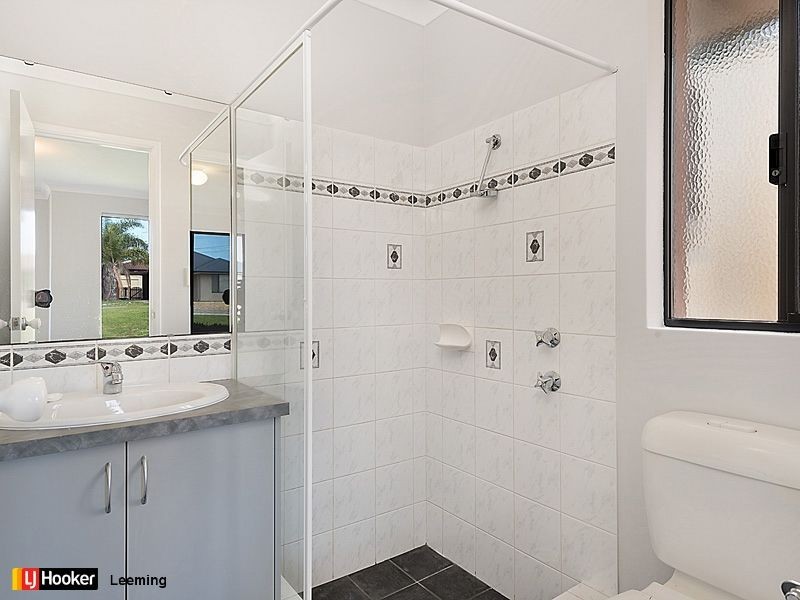 25 Sciano Avenue, Success WA 6164