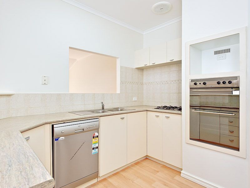 24 Kooralbyn Valley Crescent, Jandakot WA 6164