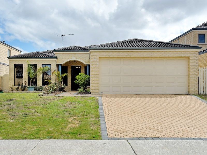 24 Kooralbyn Valley Crescent, Jandakot WA 6164