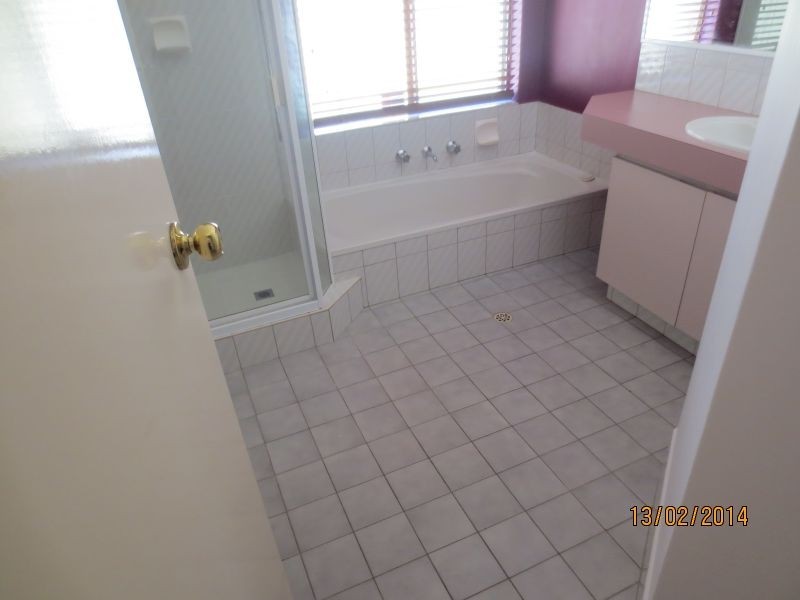 4 Heatherlea Parkway, Leeming WA 6149