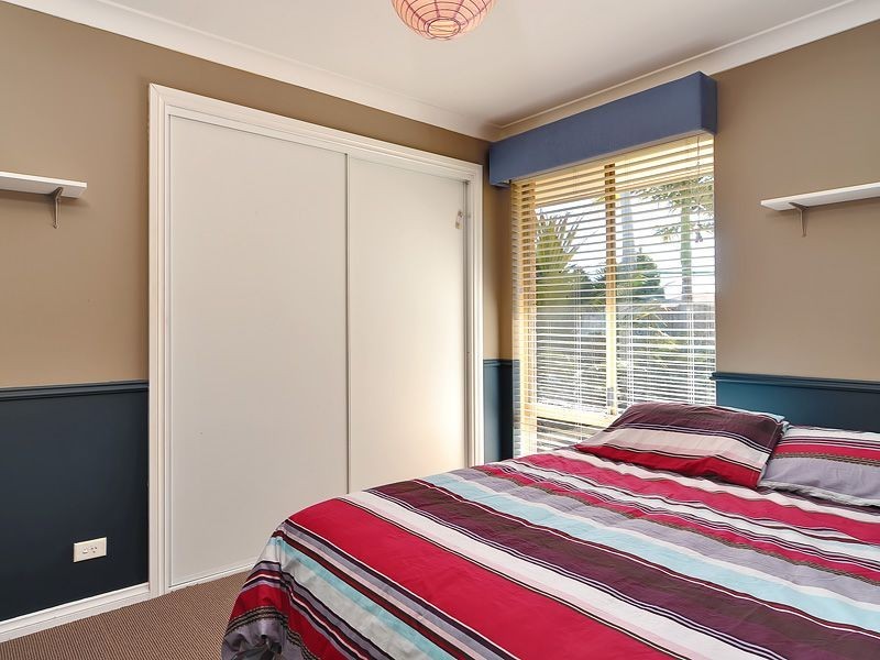 32 Pioneer Drive, Thornlie WA 6108