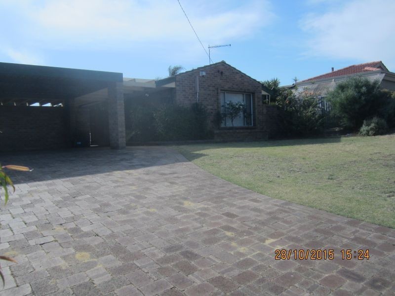 110 Bolderwood Drive, South Lake WA 6164