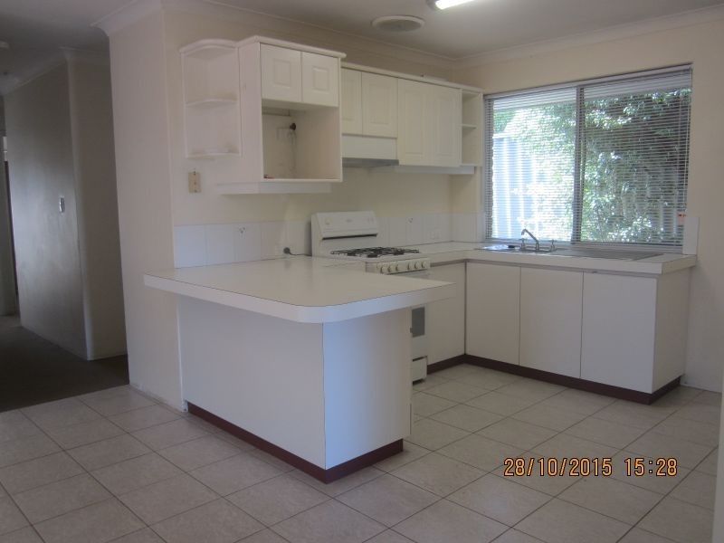 110 Bolderwood Drive, South Lake WA 6164