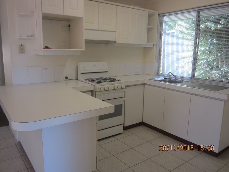 110 Bolderwood Drive, South Lake WA 6164