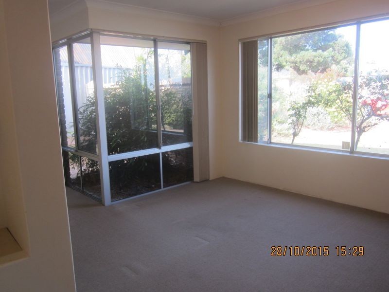 110 Bolderwood Drive, South Lake WA 6164