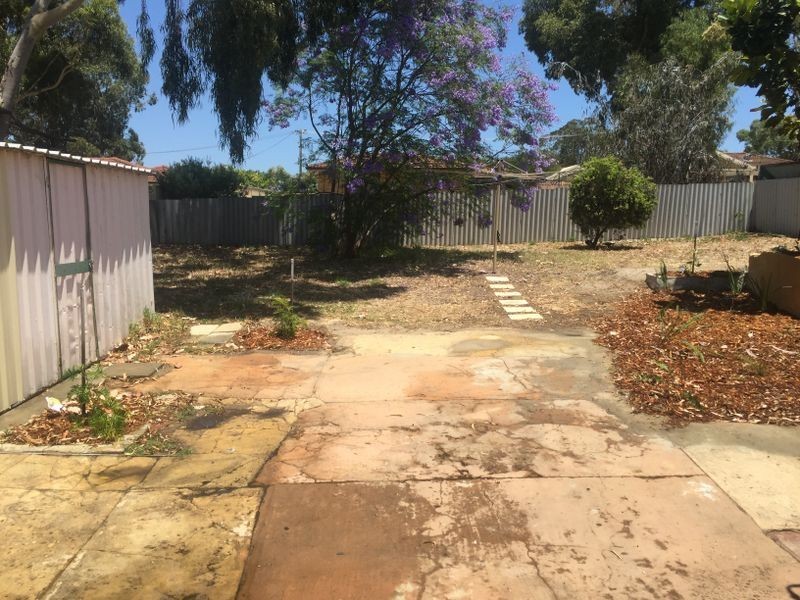 17 Tarndale Way, South Lake WA 6164