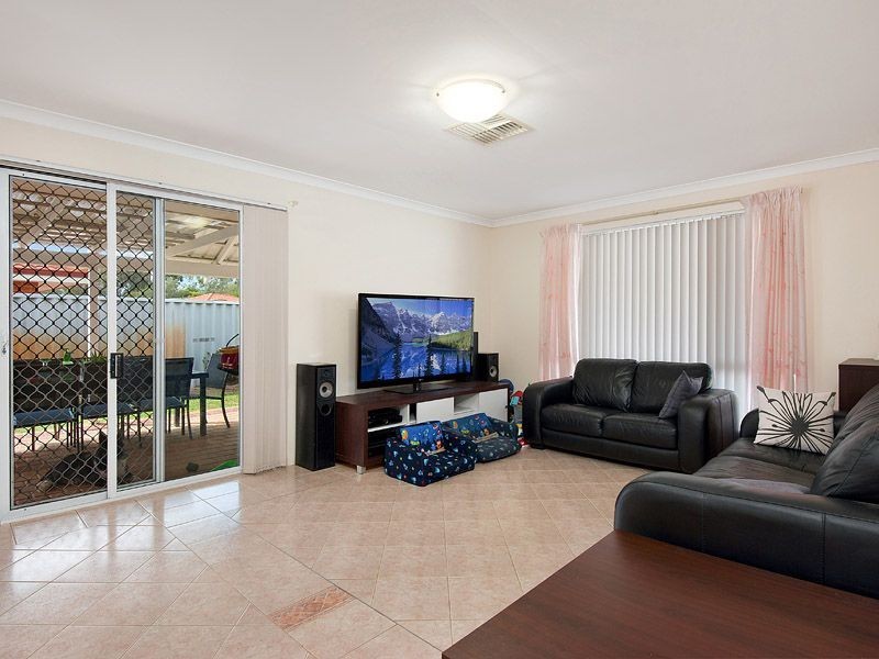 13 Hungerford Close, Canning Vale WA 6155