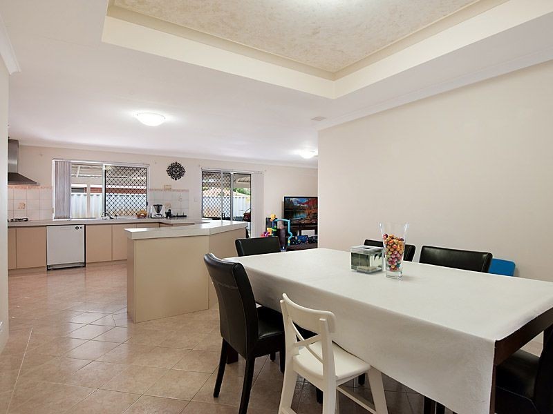 13 Hungerford Close, Canning Vale WA 6155