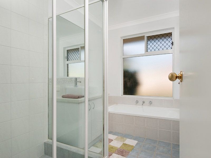 13 Hungerford Close, Canning Vale WA 6155