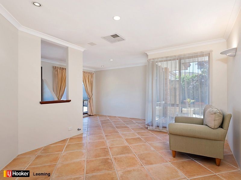 2 Gilbertson Road, Kardinya WA 6163