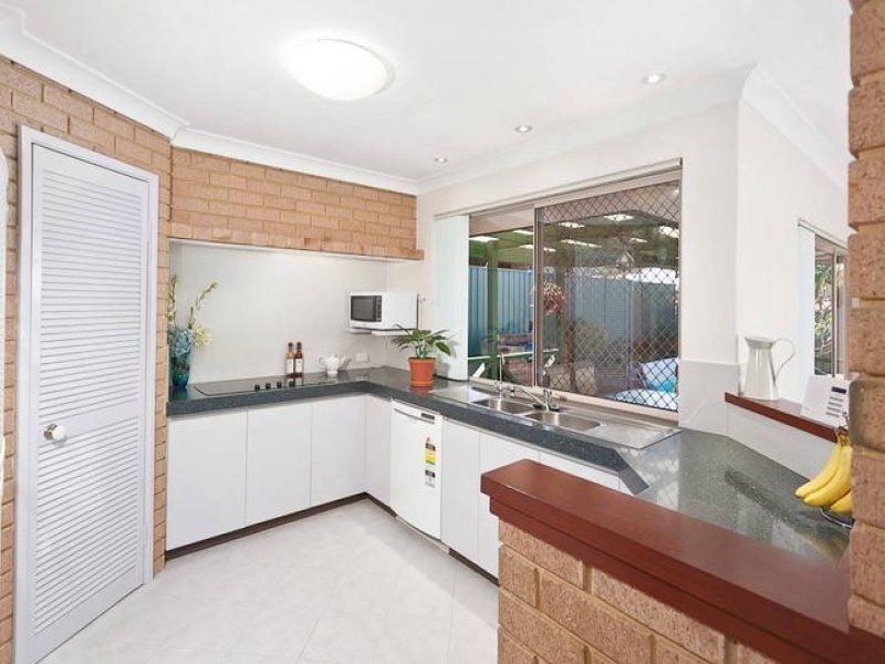 16 Gilbertson Road, Kardinya WA 6163