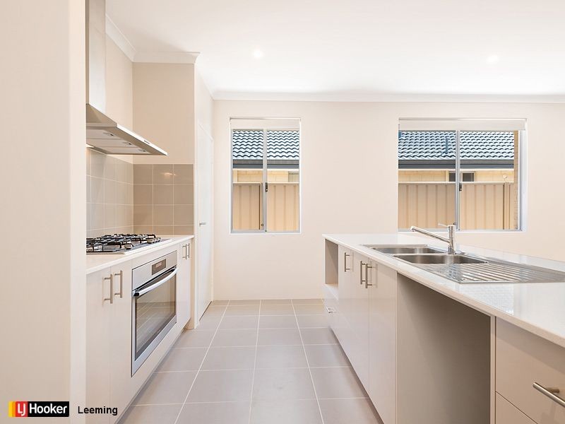 39 Serventy Crescent, Hammond Park WA 6164