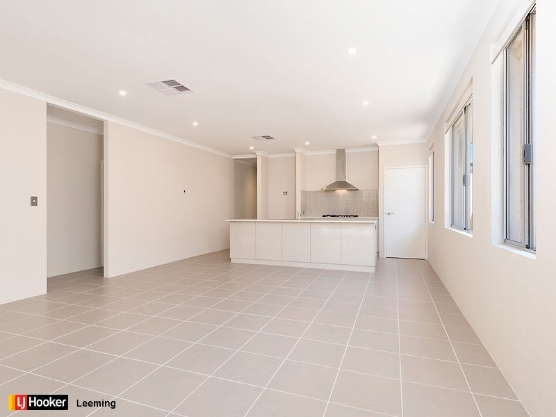 39 Serventy Crescent, Hammond Park WA 6164