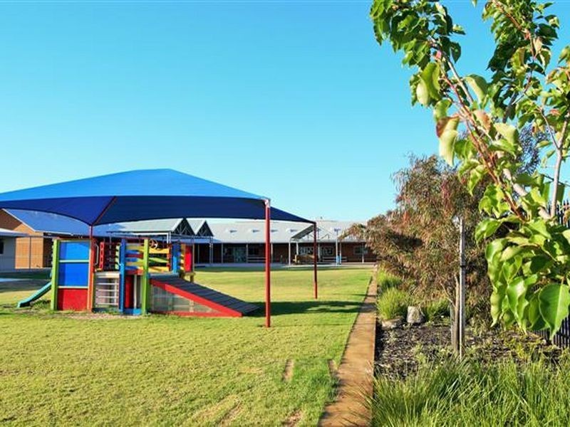 39 Serventy Crescent, Hammond Park WA 6164