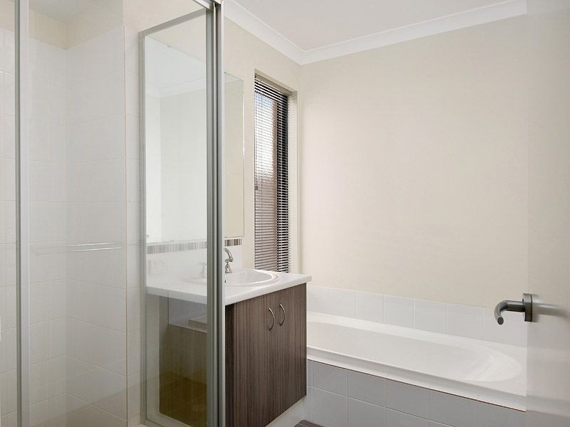 54 Holmes Street, Southern River WA 6110