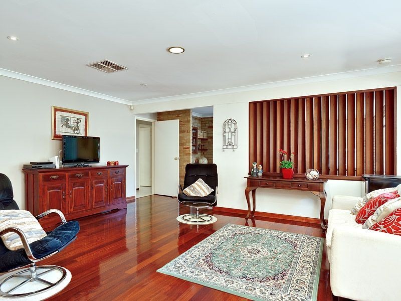 6 Stainton Place, Leeming WA 6149