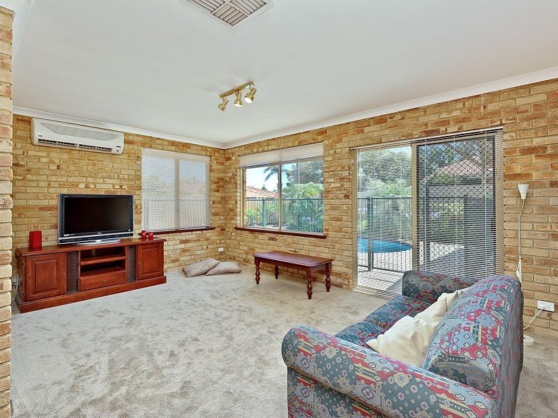 6 Stainton Place, Leeming WA 6149