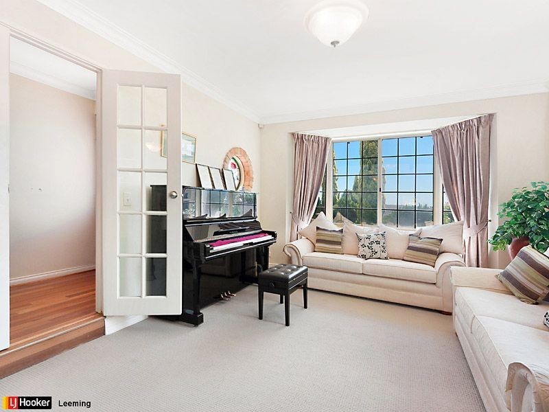 23 Sierra Chase, Leeming WA 6149