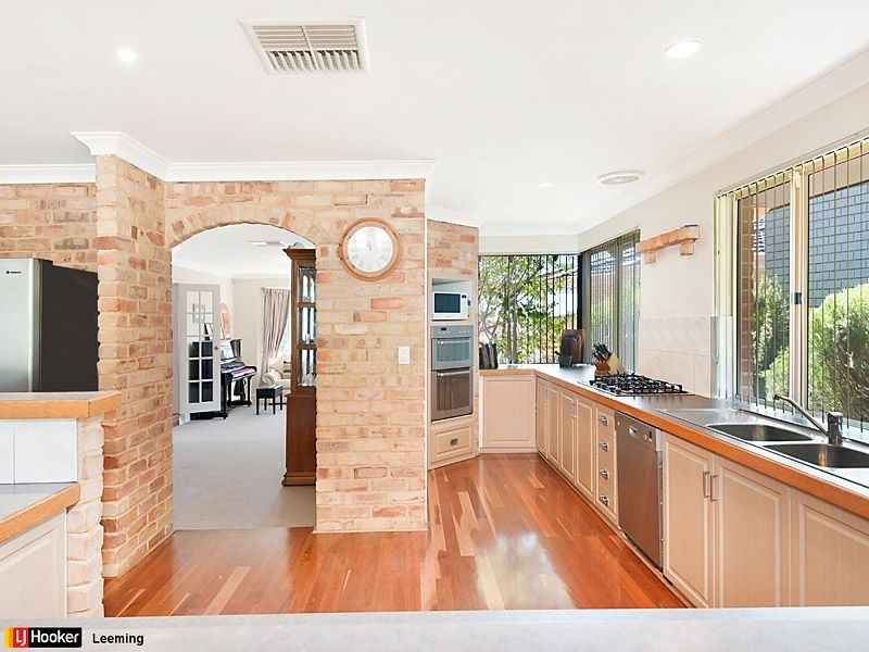 23 Sierra Chase, Leeming WA 6149