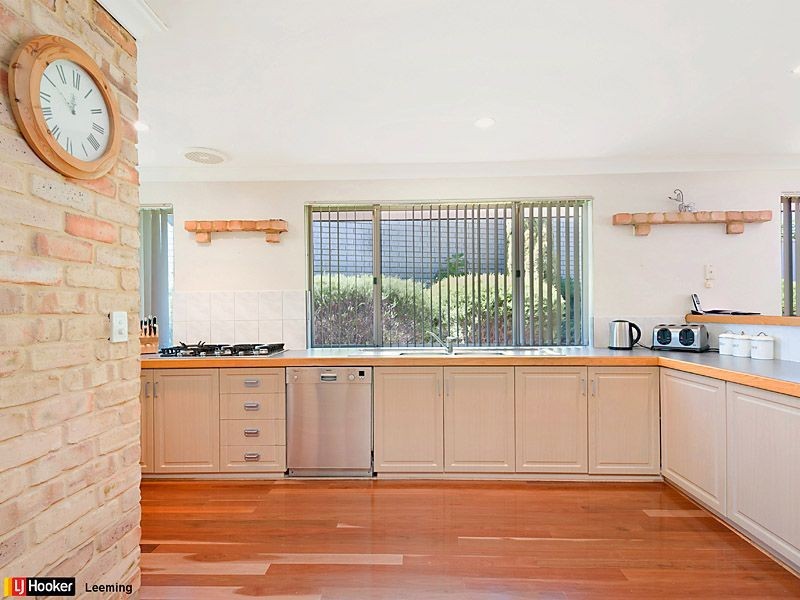 23 Sierra Chase, Leeming WA 6149