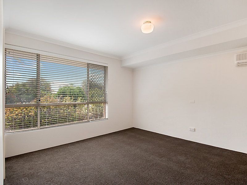 4 Style Court, Bibra Lake WA 6163