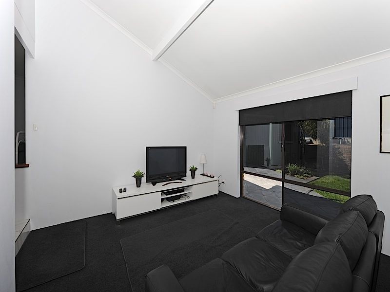 56 Calley Drive, Leeming WA 6149