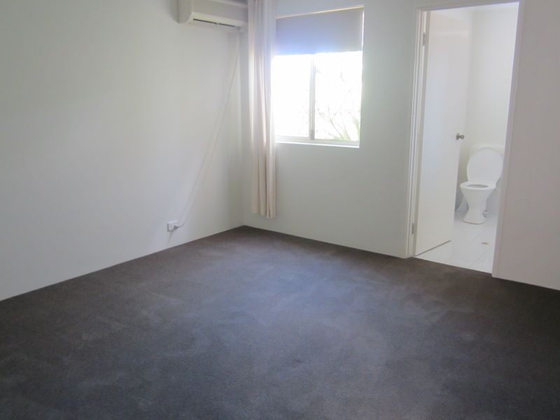 1/9 Warwick Street, St James WA 6102