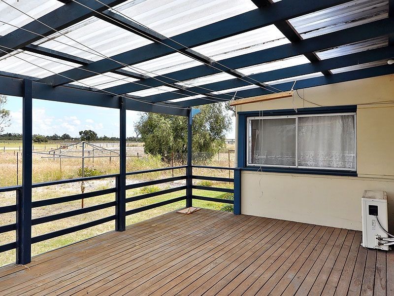 422 Karnup Road, Hopeland WA 6125
