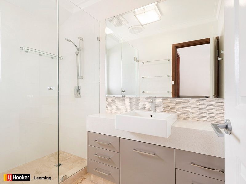 28 Kotisina Gardens, Munster WA 6166