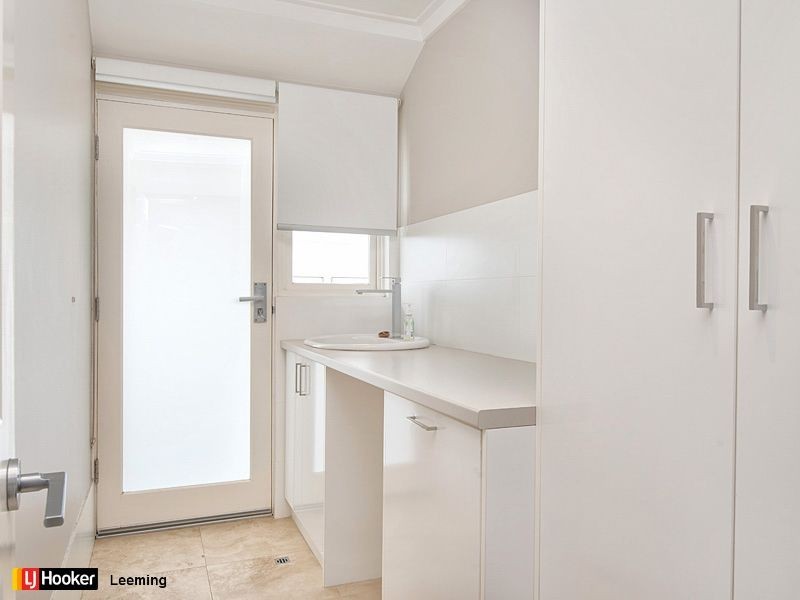 28 Kotisina Gardens, Munster WA 6166