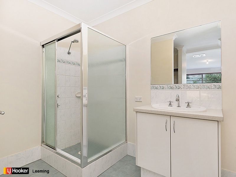 72 Dumbarton Road, Canning Vale WA 6155