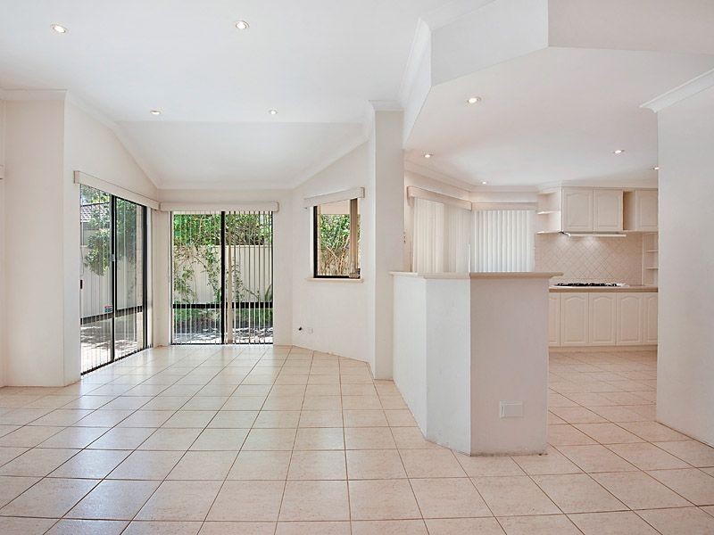 24 Cheshunt Gardens, North Lake WA 6163