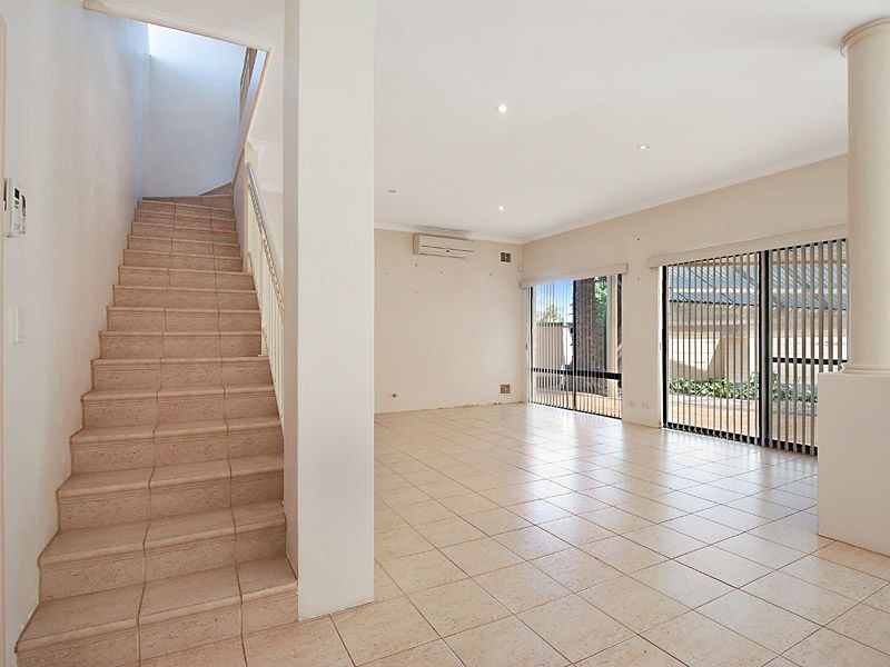 24 Cheshunt Gardens, North Lake WA 6163