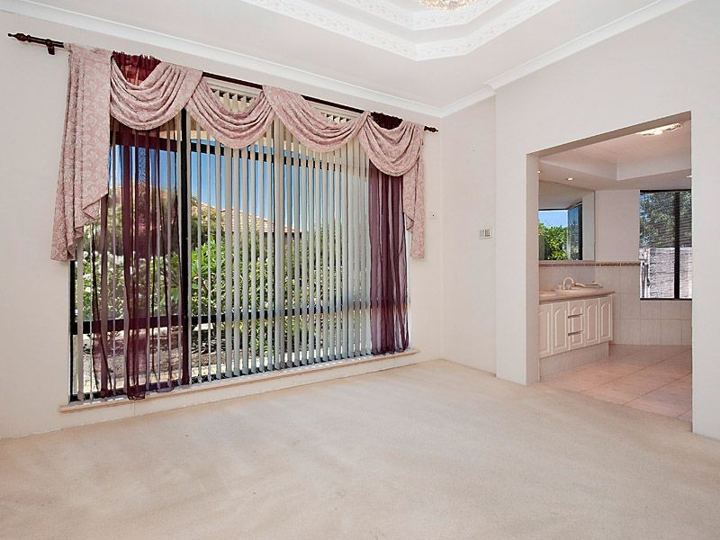 24 Cheshunt Gardens, North Lake WA 6163